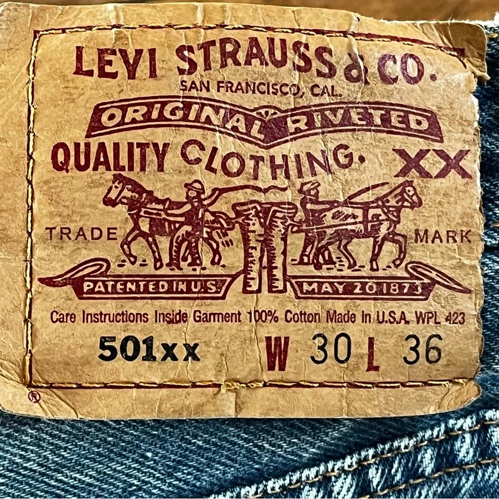 Levi's Blue Denim Jeans with Multicolor Embroidered Cuffs - Picture 2 of 10